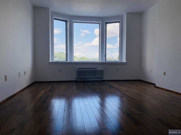 1106 City Pl #1106, Edgewater, NJ 07020