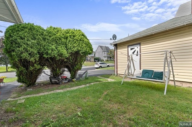 419 Ter Ave, Hasbrouck Heights NJ 07604-2430 exterior