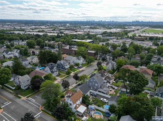 419 Ter Ave, Hasbrouck Heights NJ 07604-2430 exterior