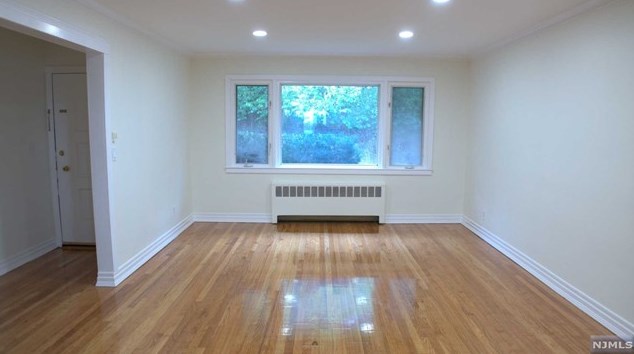 449 5th St #1, Palisades Park, NJ 07650