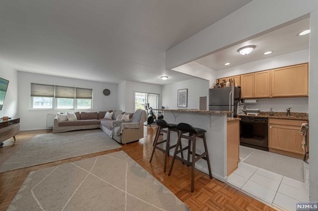 1111 River Rd #e20, Edgewater, NJ 07020