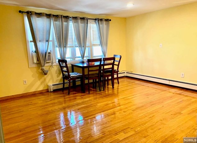 212 6th St #2, East Newark, NJ 07029