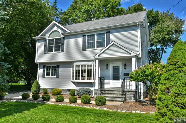 7 Sienna Way, Oakland, NJ 07436