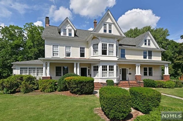 62 Elm St #a, Allendale, NJ 07401