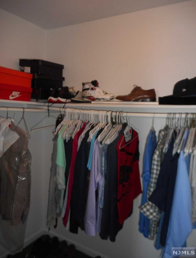 221 Ringwood Ave, Pompton Lakes NJ 07442-2032 exterior