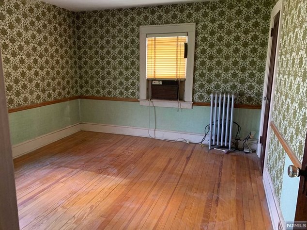 432 Innes Rd, Wood-Ridge, NJ 07075-1254