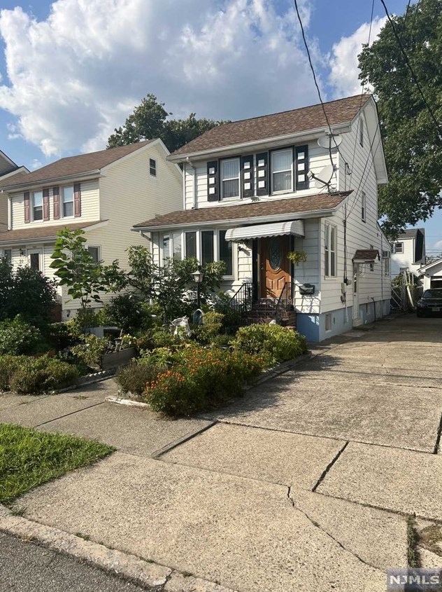 26 Woodland Ave, Little Ferry, NJ 07643