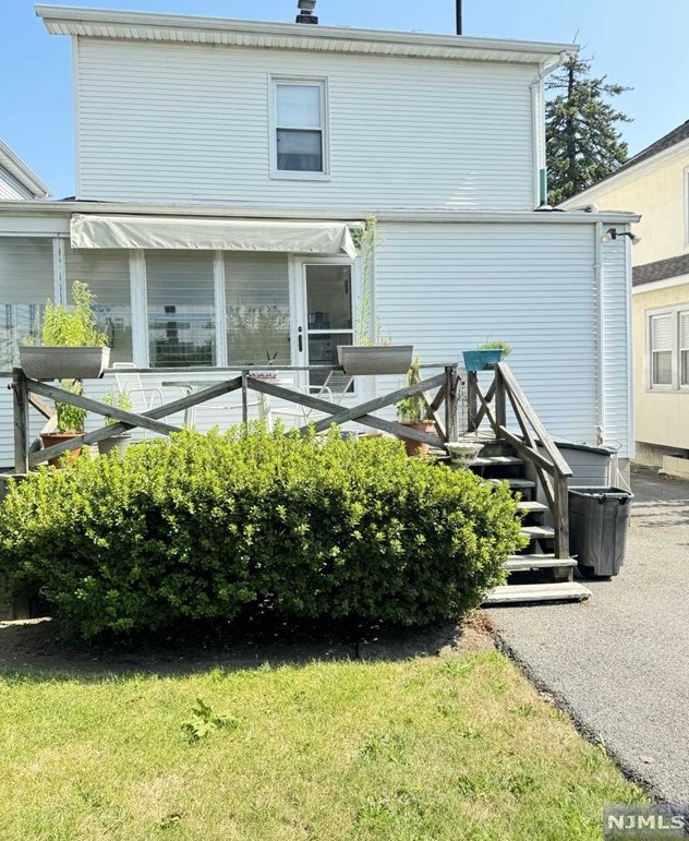 464 Lawton Ave, Ridgefield, NJ 07657