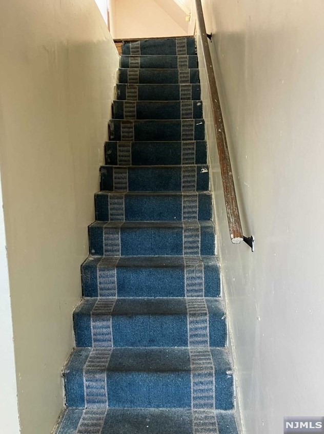 326 S 7th St, Newark, NJ 07103