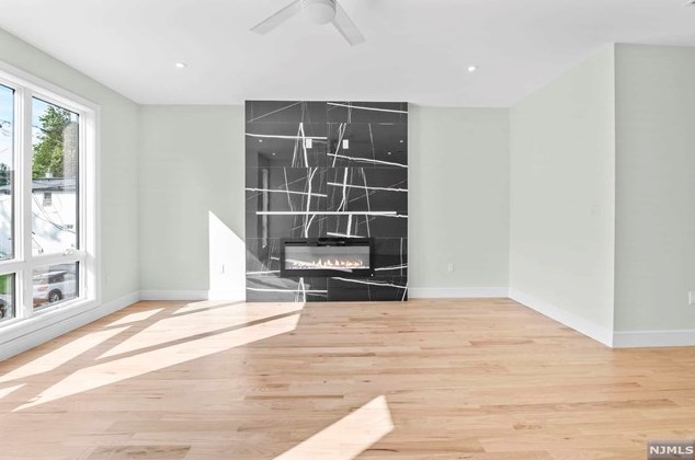 808 Jassamine Way, West Fort Lee, NJ 07024