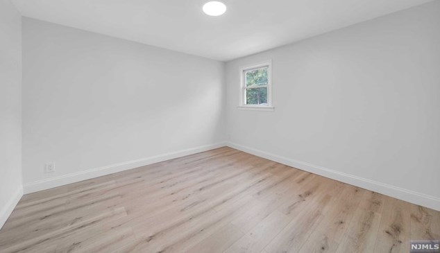 15 John Pl, Bergenfield NJ 07621-3316 exterior