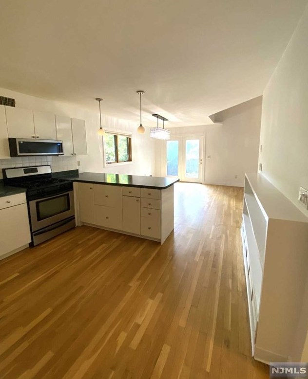 138 Demarest Ave, Closter NJ  07624-1736 exterior