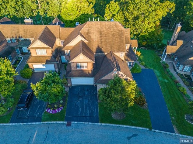 81 Bracken Hl Rd, Hardyston NJ 07419-1276 exterior