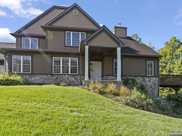 81 Bracken Hl Rd, Hardyston NJ 07419-1276 exterior