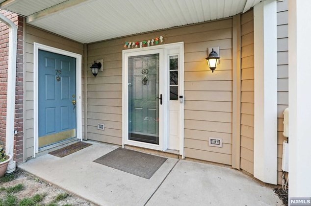 80 Lydia Dr, West New York NJ  07093-8368 exterior