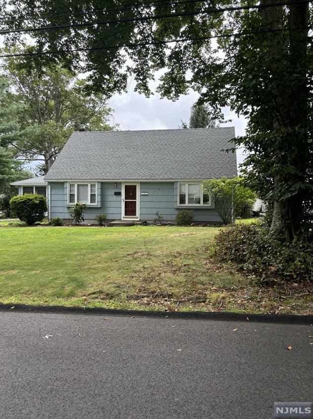 107 Wood St, Wyckoff, NJ 07481