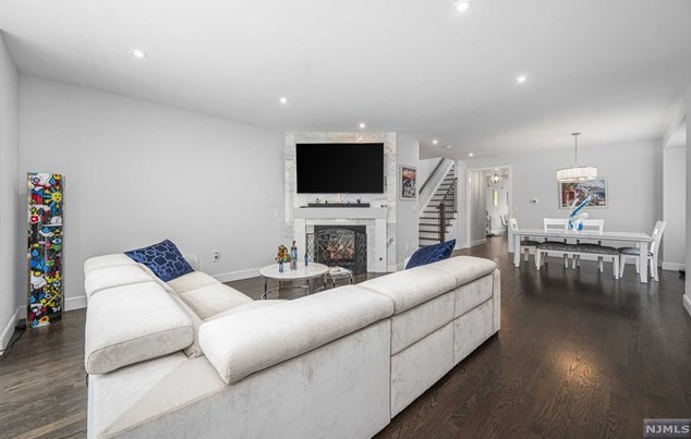 1555 West St, West Fort Lee, NJ 07024
