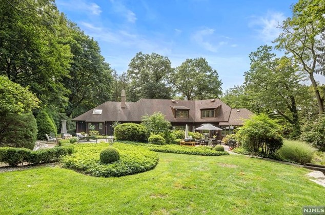 26 Duane Ln, Demarest, NJ 07627