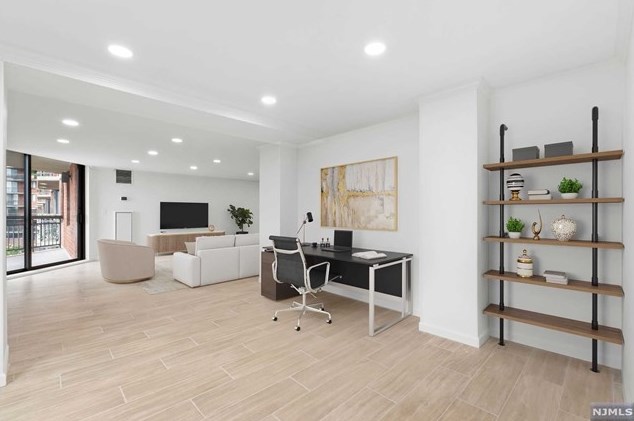 308 Harmon Cove Tower, Secaucus, NJ 07094-1705