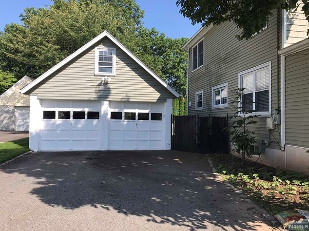 426 Summit St, Norwood, NJ 07648