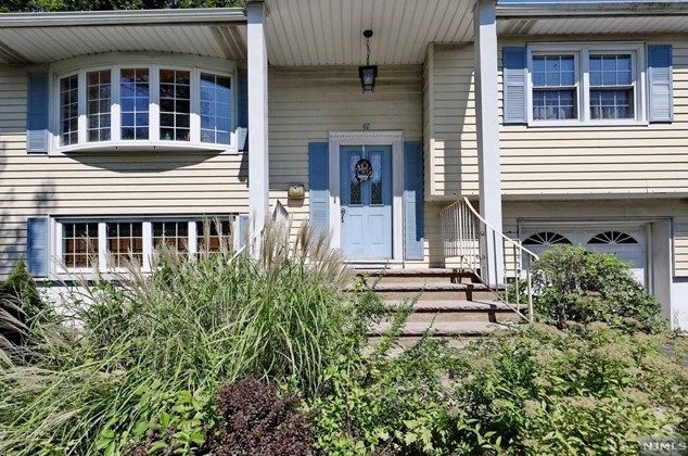 47 Knox Pl, Paramus, NJ 07652