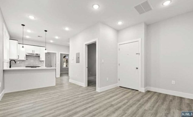 47 Aldine St #2, Newark, NJ 07112