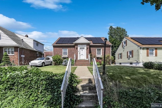 70 Katherine Ave, Clifton, NJ 07012