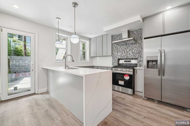 17 Crescent Ave #1, Jersey City, NJ 07304