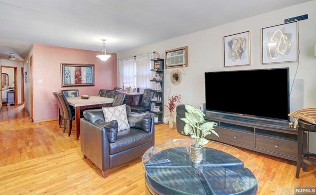 508 Davis Ave, Kearny NJ 07032-3402 exterior