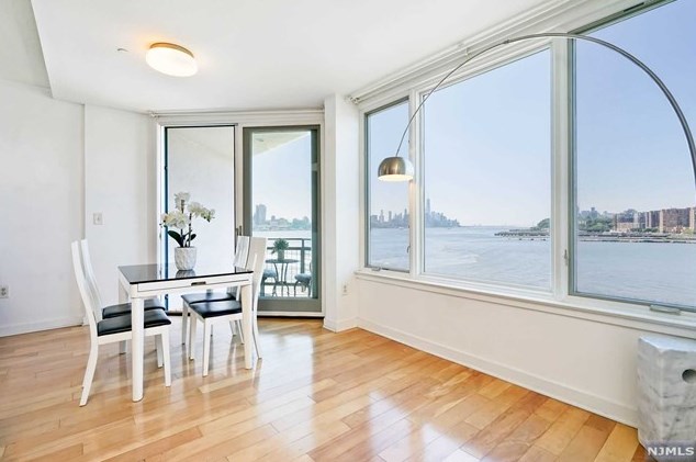 600 Harbor Blvd #1068, Union City, NJ 07086