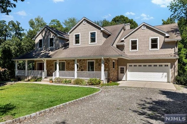308 Forest Glen Ave, Franklin Lakes, NJ 07417