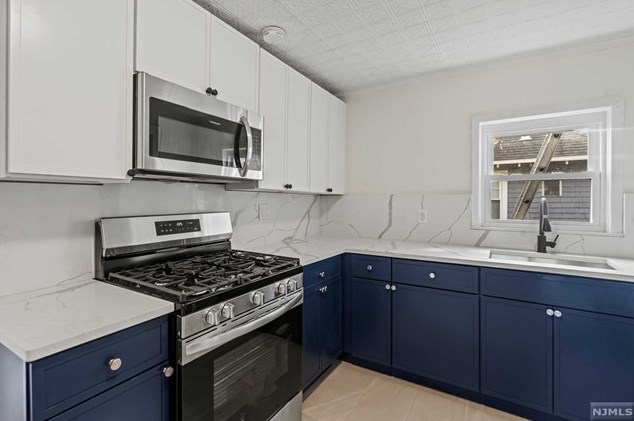 1334 River Rd #2, Edgewater, NJ 07020