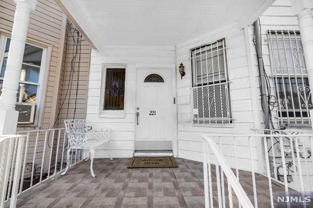 221 Harrison Ave, Jersey City, NJ 07304
