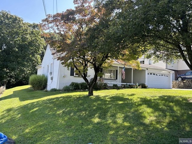 32 Overlook Ave, Paterson, NJ 07508