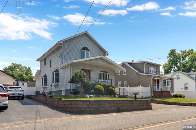 426 South Riverview Dr, Paterson, NJ 07512