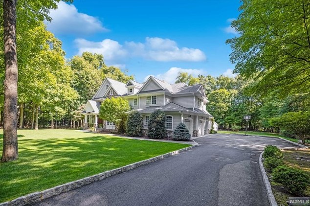 885 Saddle River Rd, Ho Ho Kus, NJ 07423-1206