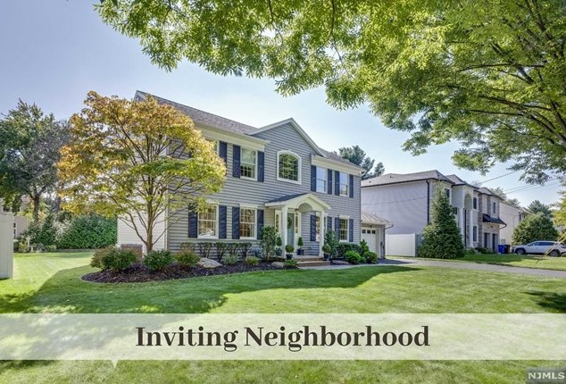 134 Birchwood Rd, Paramus, NJ 07652