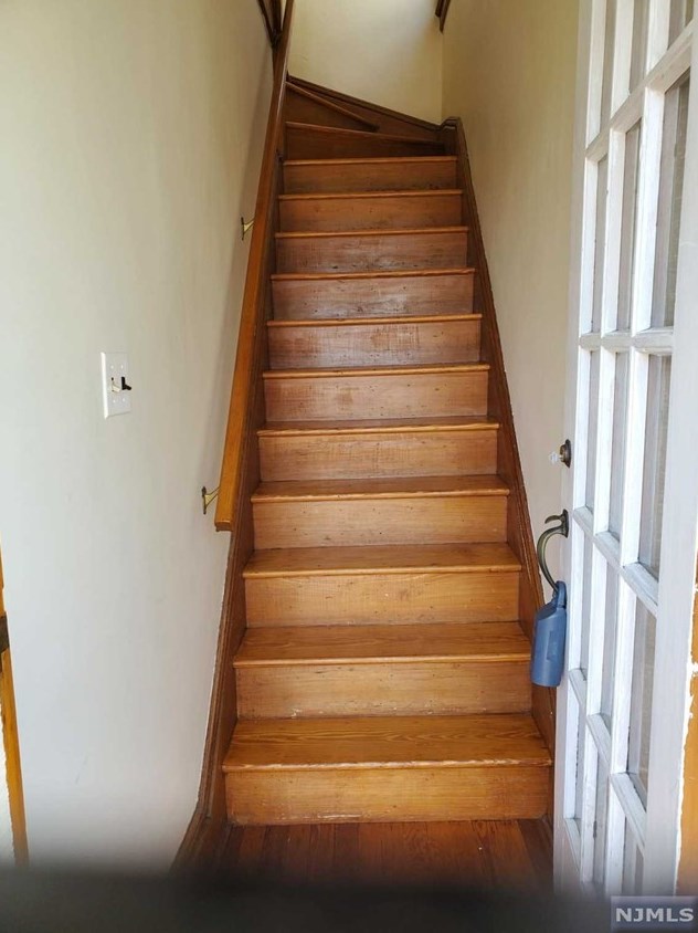 130 Broughton Ave #apt B, Bloomfield, NJ 07003