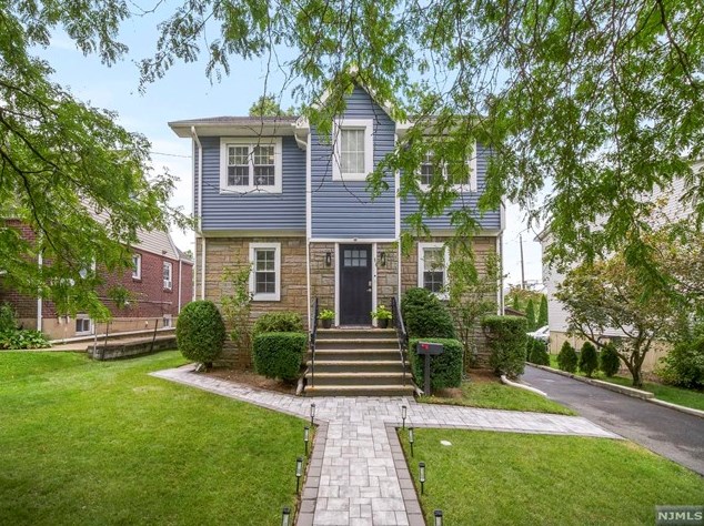 54 Lawrence Ave, Lodi, NJ 07644-3211