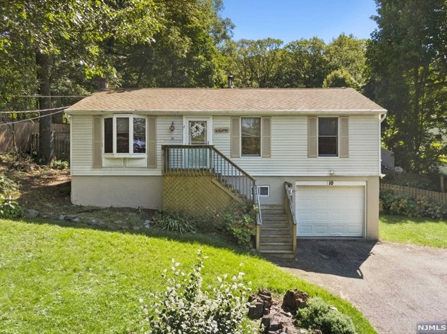10 Tall Oaks Dr, Hardyston NJ 07419-2022 exterior