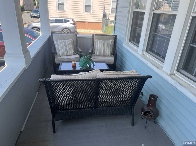 23 Koster St, Wallington, NJ 07057-1317