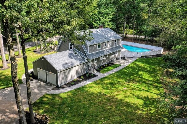 50 Anona Dr, Upper Saddle River, NJ 07458