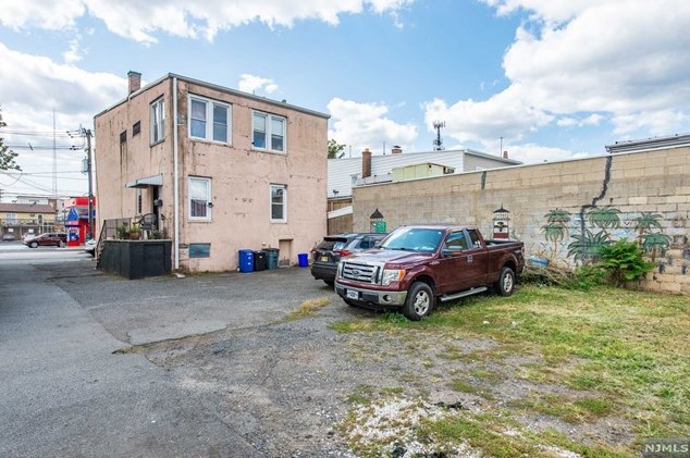 120 Franklin St, Belleville NJ 07109-1063 exterior