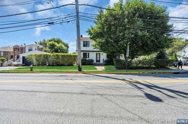 774 Edgewater Ave, Ridgefield, NJ 07657