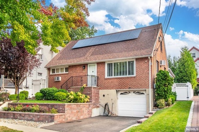 44 Orchard St, Ridgefield Park, NJ 07660-2241
