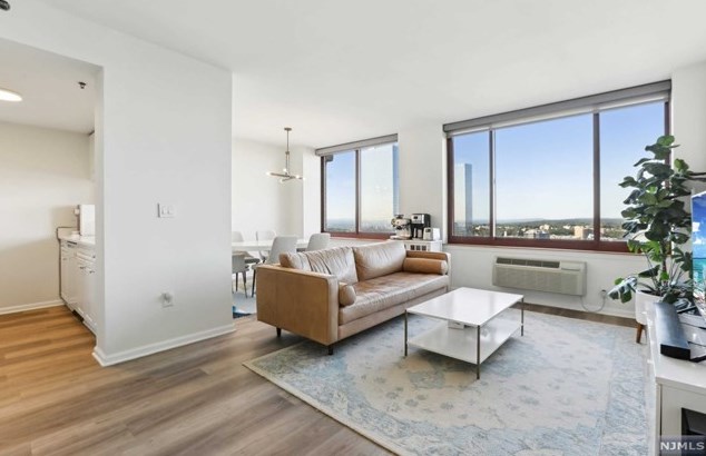 100 Old Palisade Rd #4014, West Fort Lee, NJ 07024