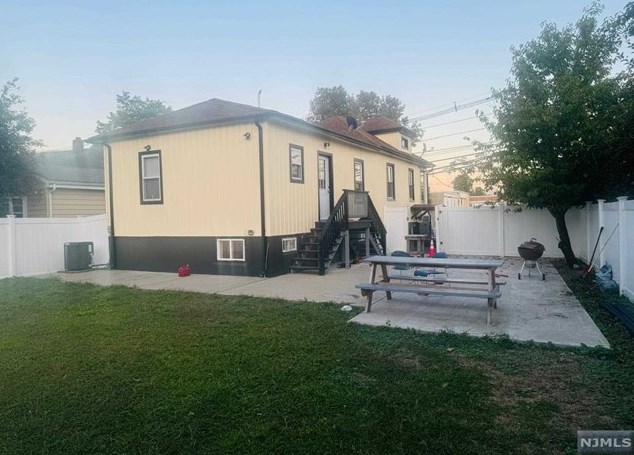 14 Concord St, Moonachie, NJ 07074