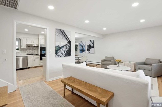 706 Nugent St, Paramus, NJ 07652
