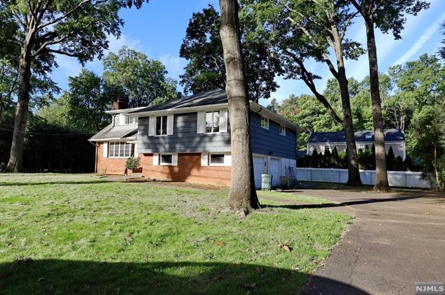 4 Nelson St, Harrington Park, NJ 07640
