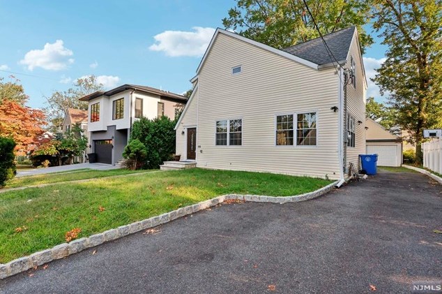 118 Sunset Ln, Tenafly, NJ 07670